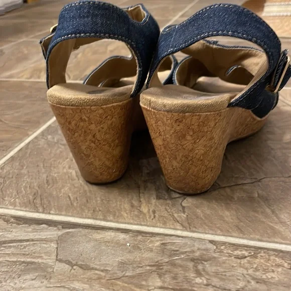 Clarks Denim Wedge Sandal - Picture 4 of 7